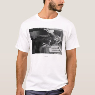 Eskimåmedicinman och sjuk pojke i Alaska T Shirt