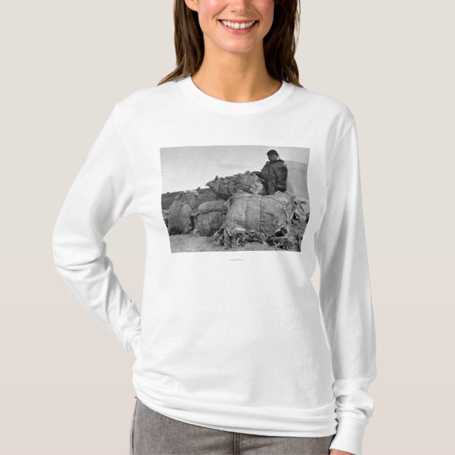 Eskimåpälsåterförsäljaren i Nome, Alaska Tee Shirt (Framsida)