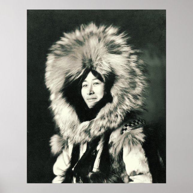 Eskimo Woman Posing 1915 Poster (Framsidan)