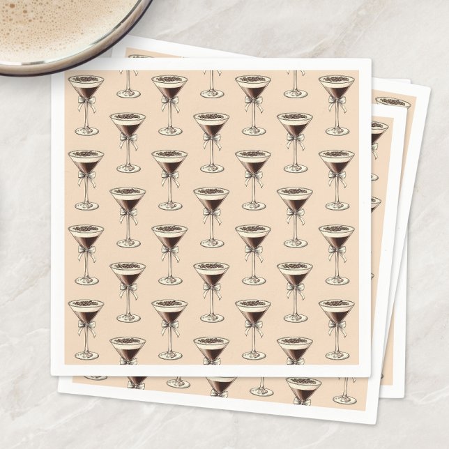 Espresso Martini Cocktail Mönster Brown Birthday Pappersservett (Espresso Martini Cocktail Pattern Brown Birthday Napkins)