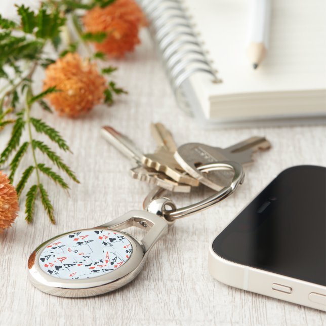 Ess Poker-kort med lager, Ovalt Silverfärgad Nyckelring (Sidan)