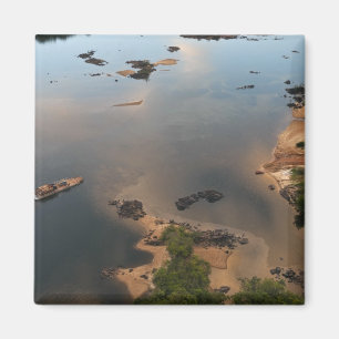 Essequibofloden, Guyanas längsta flod, och 2 Magnet