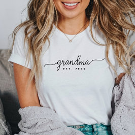 Est. 20XX Framtida Mormor Present för Mormor T Shirt