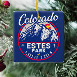 Estes Park Colorado - Rocky Mountain National Park Julgransprydnad Keramik<br><div class="desc">Estes Park Colorado är porten till Rocky Mountain National Park och en vacker bergsstad. Den här underbara vintagen har ett retroutseende.</div>