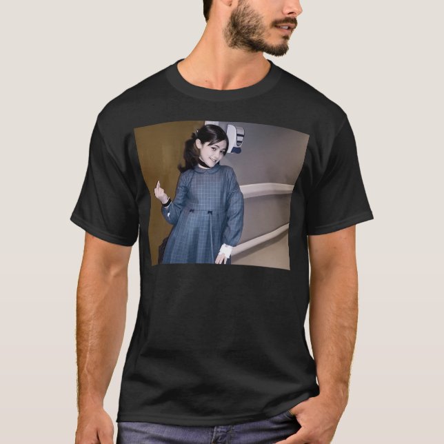 Esther The Girlchef - Orphan (2009) T Shirt (Framsida)