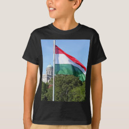 Esztergom Basilica och ungerska flaggan T Shirt