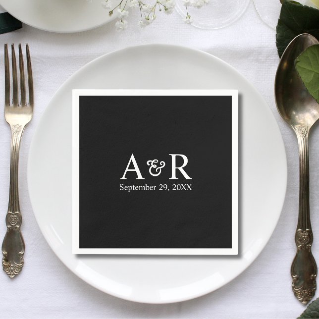 Et-tecken Monogram Minimal Svart Bröllop Pappersservett (Ampersand monogram minimal black napkins add chic modern style to your wedding table)