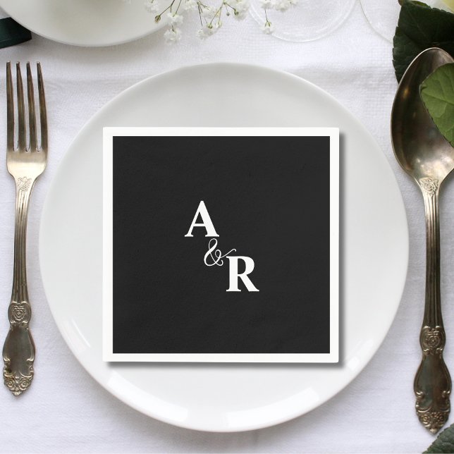 Et-tecken Svart Monogram Minimalistisk Bröllop Pappersservett (Ampersand black monogram minimalist napkins add chic modern style to your wedding table)