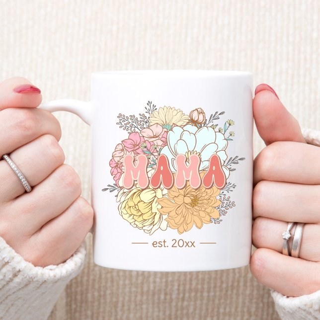 Etablerad Retro-Blommigt Klistra in ny mamma-text  Kaffemugg (Skapare uppladdad)