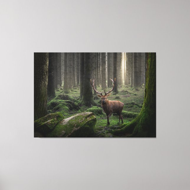 Etheral Fantasy Forest med strålande ljus Canvastryck (Framsida)