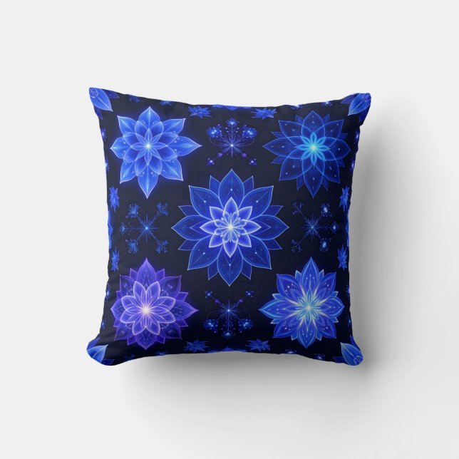 Etheral Glow Blommigt Dekorativ kudde (Framsida)