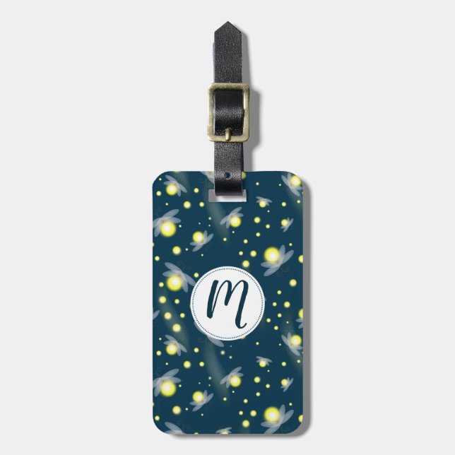 Etheral Glowing Fireflies i Night Mönster Bagagebricka (Vertikal Framsida)
