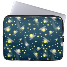 Etheral Glowing Fireflies i Night Mönster Laptop Sleeve