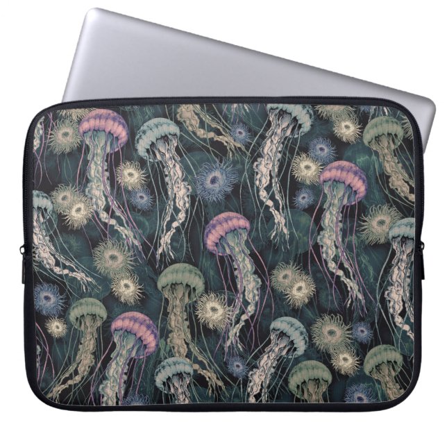 Etheral Jellyfish och Anemones in Teal and Rosa Laptop Fodral (Framsidan)