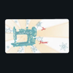 Etikett för sytvintage av maskin christmas fraktsedel<br><div class="desc">Roligt julklapp för att visa dina favoritsömmerska eller för att visa dina handgjorda syningsprojekt på din helgdag-lista. Vintage som syer maskin med solsprängning,  ornat snöflingor och "till/från" i femtio program för återblått,  rött och åldras gult färg.</div>