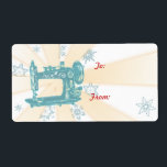 Etikett för sytvintage av maskin christmas fraktsedel<br><div class="desc">Roligt julklapp för att visa dina favoritsömmerska eller för att visa dina handgjorda syningsprojekt på din helgdag-lista. Vintage som syer maskin med solsprängning,  ornat snöflingor och "till/från" i femtio program för återblått,  rött och åldras gult färg.</div>