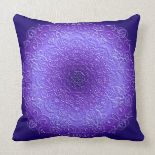 etnisk blom- violett mandala kudde