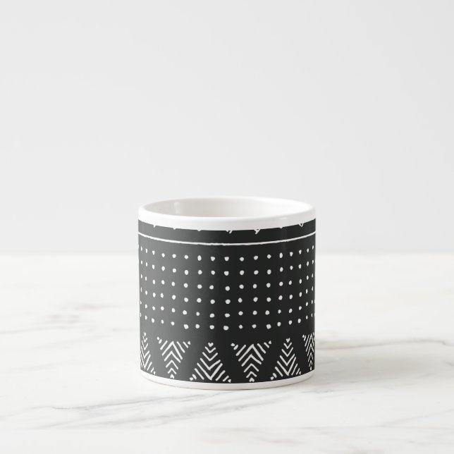 Etnisk stammen: svart vit mönster. espressomugg (Framsidan)