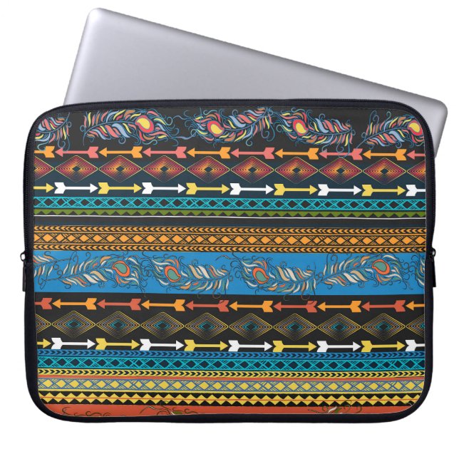 Etniska fjädrar: Embroidery Boho-Chicen Laptop Fodral (Framsidan)