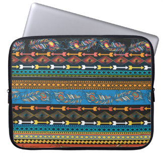 Etniska fjädrar: Embroidery Boho-Chicen Laptop Fodral