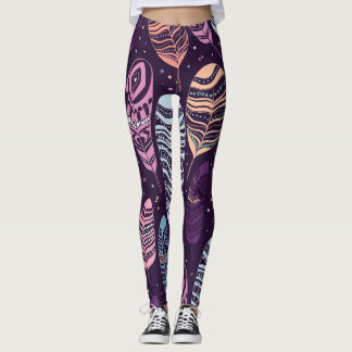 Etniska fjädrar: svarta och vita mönster leggings