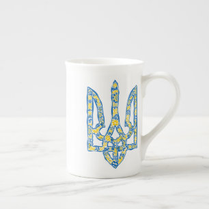Etniska ukrainska nationella emblemet trident tryz benporslin mugg