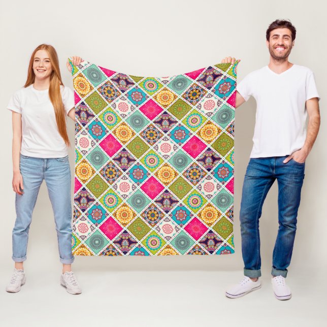 Etniskt färgat mandala stil mönster fleecefilt (På plats)