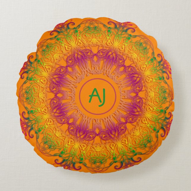 Etniskt Mandala Monogram.Orange bakgrund. Rund P Kudde (Framsidan)