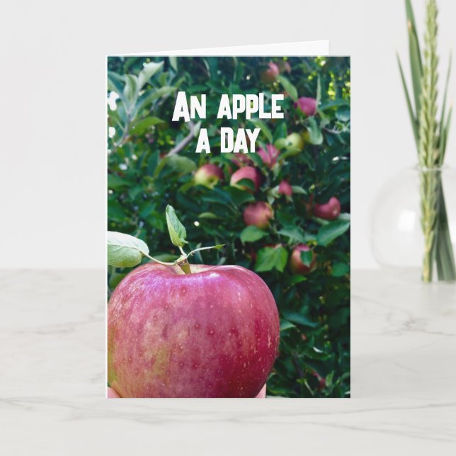 "ETT APPLE A DAY HUMOR" FÖR DIN BIRTHDAY KORT (Framsida)