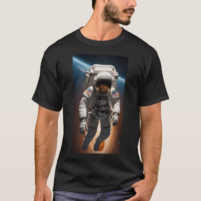 Ett avstånd med jord under t shirt (Framsida)