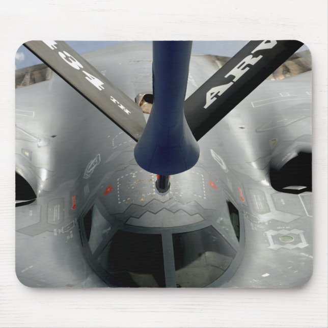 Ett B-2-luftskepp kommer i position Musmatta (Framsidan)