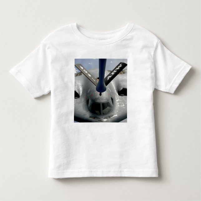 Ett B-2-luftskepp kommer i position Tee Shirt (Framsida)