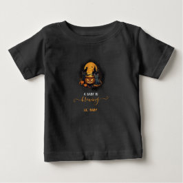 Ett Baby brinner i Cute Halloween Baby Shower Lil T Shirt