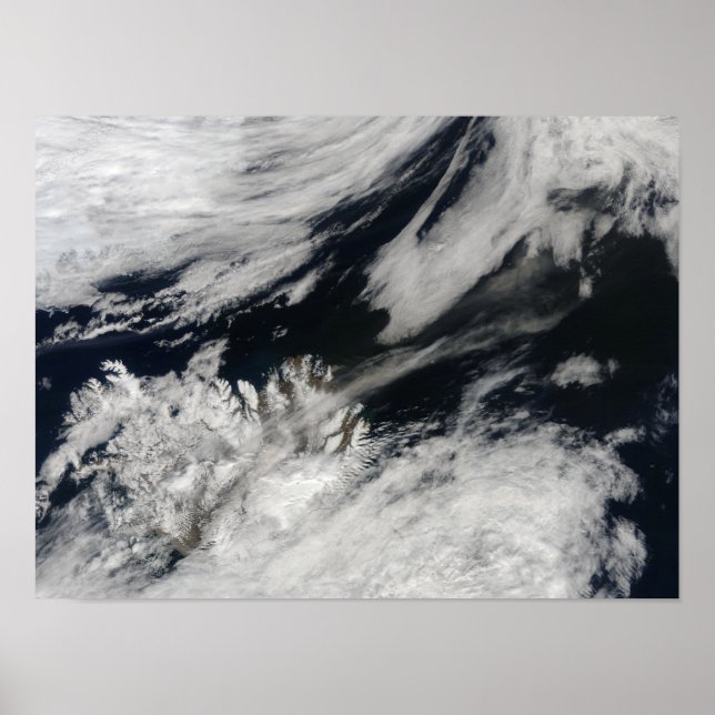 Ett blek grått askmoln blåser från toppmötet poster (Framsidan)