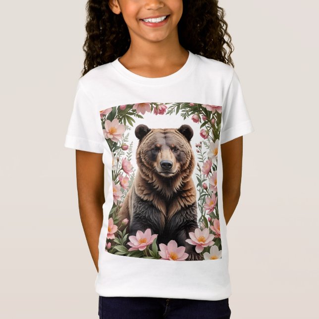 Ett brunbjörn omringat av Rosa bitterrotblommor T Shirt (Framsida)