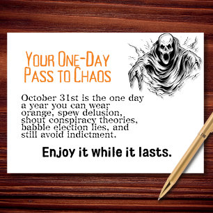 Ett-dagars pass till Chaos-Funny PolisHalloween Kort