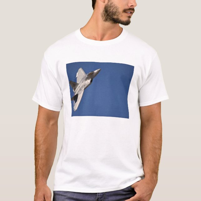 Ett F-22 Raptorflygplan T-shirt (Framsida)