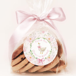 Ett Fånig går  rosa på födelsedagen Tack Runt Klistermärke