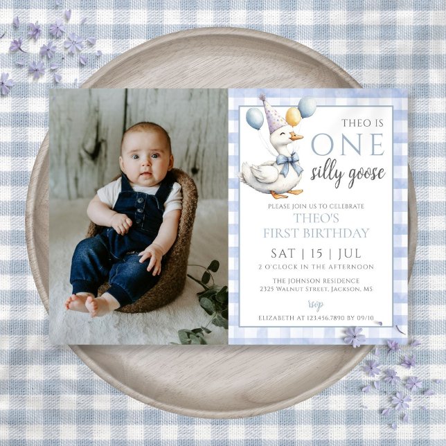 Ett Fånig går som foto Blue Boy 1st Birthday Party Inbjudningar (One Silly Goose Photo Blue Boy 1st Birthday Party Invitation)