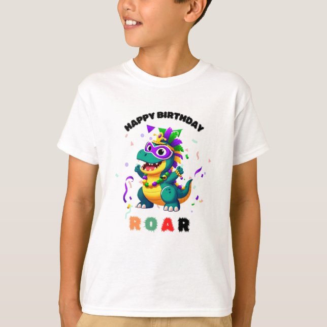 Ett färgat kort med en Tecknad T-Shirt (Framsida)