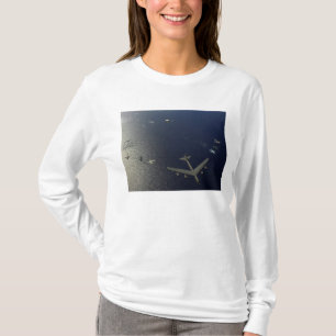 Ett flygplan 2 för US-flygvapen B-52 T Shirt