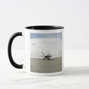 Ett flygplan F-18 Mugg