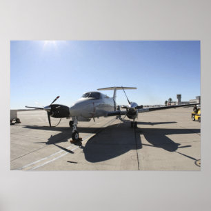 Ett flygplan för UC--12Fkungluft Poster