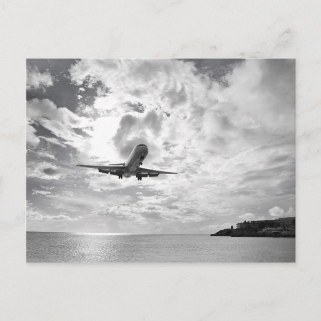 Ett flygplan kommer in för att landa i Princess Vykort (Framsida)