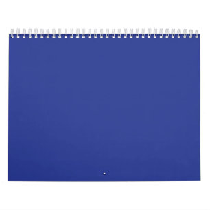 ett flygplan som flyger i himmel kalender