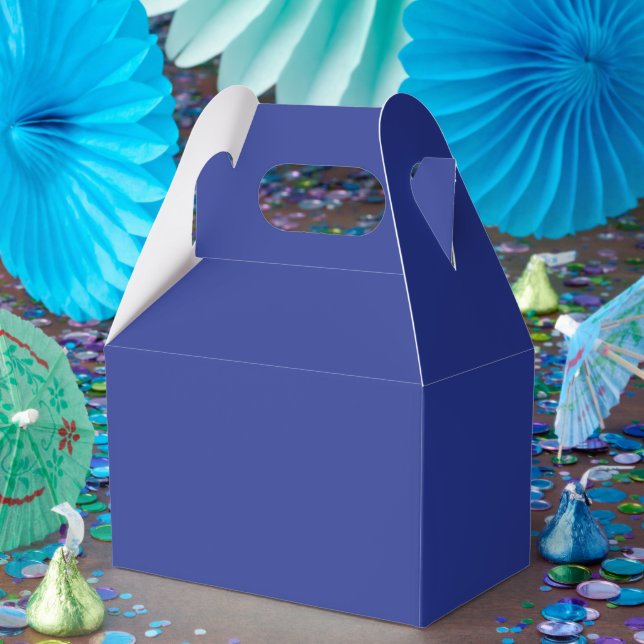 ett flygplan som flyger i himmel presentaskar (Part)