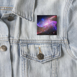 Ett galaktiskt ljusspel i Spiral Galaxy NGC 4258. Knapp