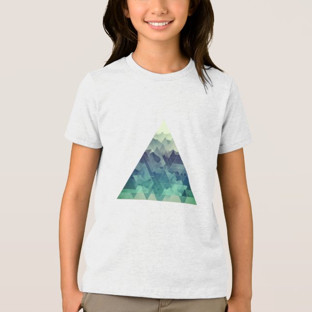 Ett geometriskt trekantigt bergslandskap t shirt (Framsida)