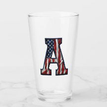 Ett glas med en amerikansk flagga motiv.