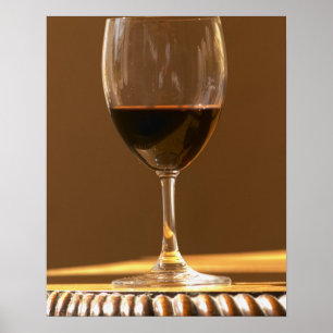 Ett glas rött Chateau Belgrave i solljus - Poster